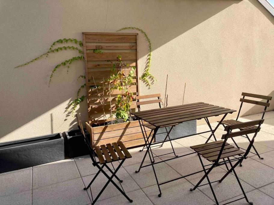 Ferienwohnung Quai Sud - Gare, 100 M2, Parking, Wifi, Superette, Lave Linge Angers Exterior foto