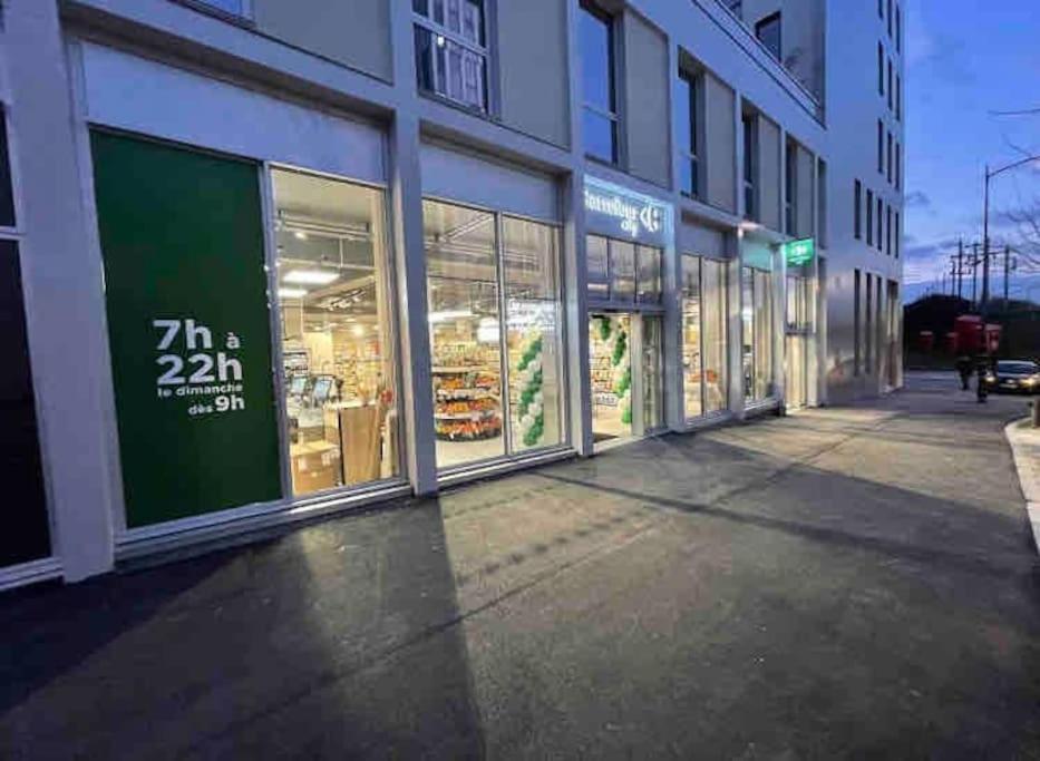 Ferienwohnung Quai Sud - Gare, 100 M2, Parking, Wifi, Superette, Lave Linge Angers Exterior foto