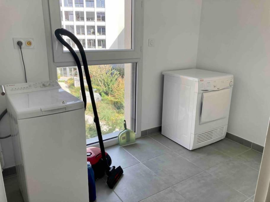 Ferienwohnung Quai Sud - Gare, 100 M2, Parking, Wifi, Superette, Lave Linge Angers Exterior foto